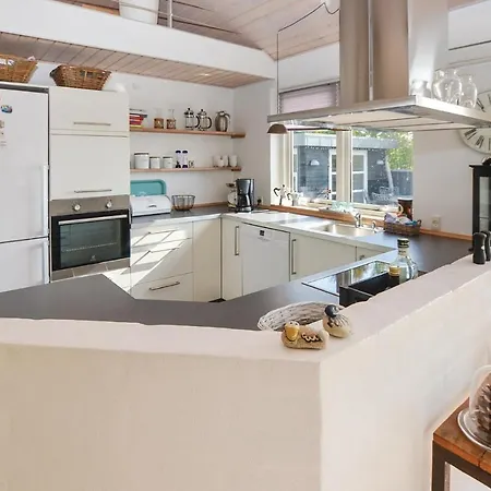 Three Bedroom Holiday In Holiday home *